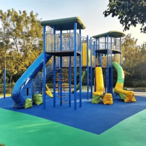 Encontrar un parque infantil cerca de ti es muy importante. Los niños necesitan jugar y explorar. Los parques ofrecen un espacio seguro para hacer eso. Jugar al aire libre trae muchos beneficios. Mejora la salud y el bienestar de los pequeños. Además, les ayuda a hacer amigos y aprender a trabajar juntos.