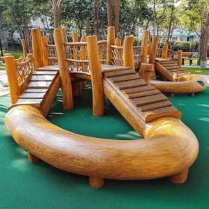 Los parques de madera son espacios mágicos donde los niños pueden jugar y explorar. Estos parques están hechos de madera, que es un material natural y bonito. A los niños les encanta trepar, deslizarse y correr en estos entornos. La madera se integra bien con la naturaleza y hace que el área se vea genial.